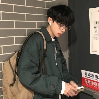 【男生头像】不要看见别人发光就觉得自己暗淡-微梦云小屋